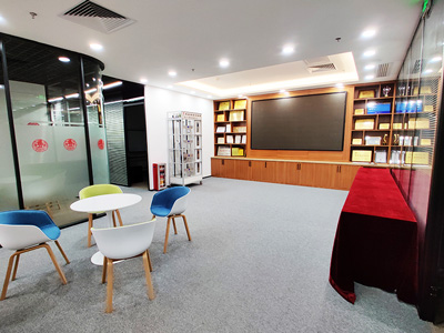 嘉立電梯-辦公區